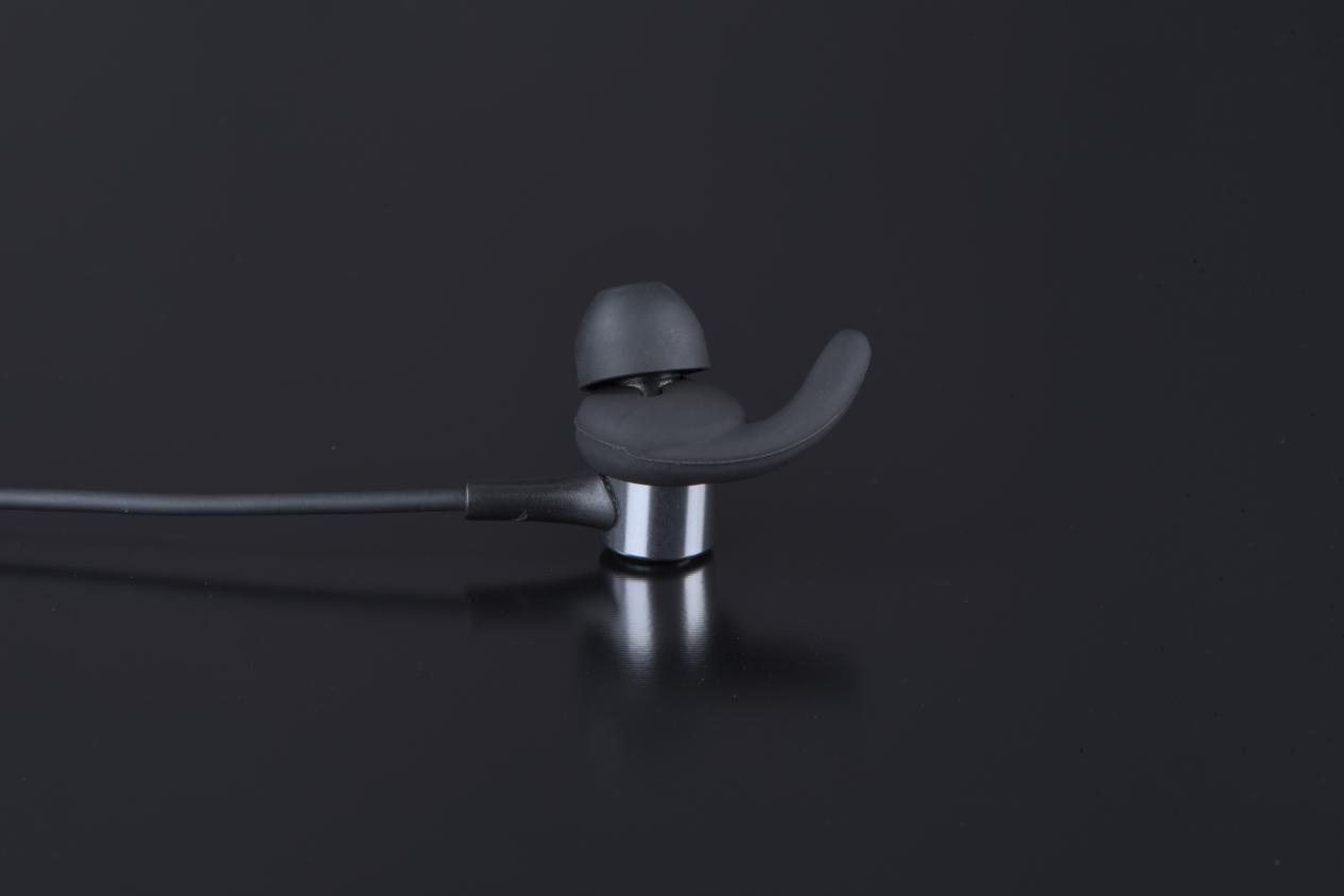 匠心品牌乔威为研发一款3D吃鸡蓝牙耳机耗时