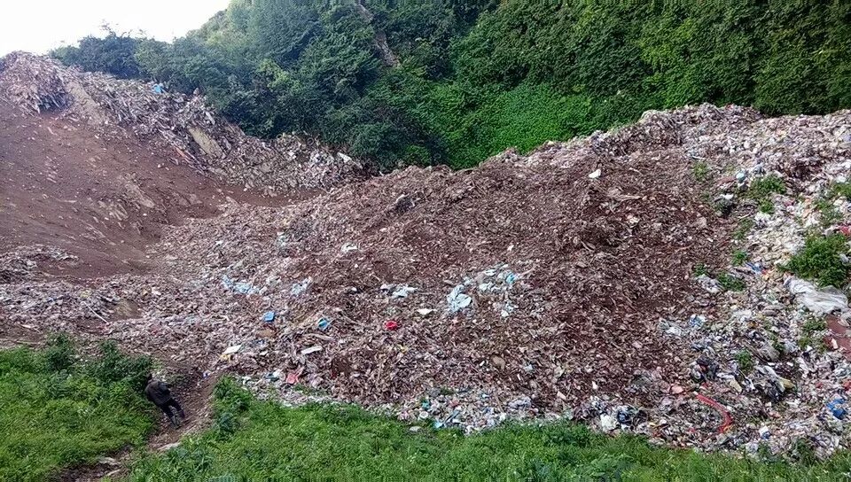 夺命垃圾山：两位农村少年之死