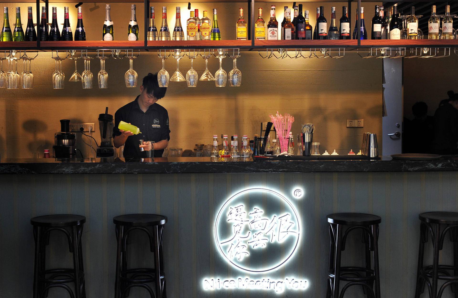 明星餐厅衰落史:韩寒当老板被告上法庭,孟非开面馆一年关三店