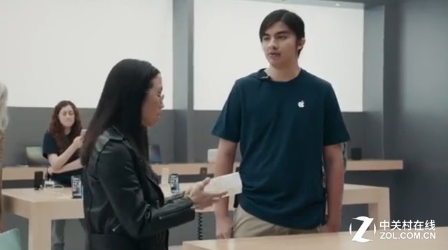 三星广告再次嘲讽iPhone 苹果这次输的太彻底