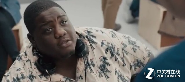 三星广告再次嘲讽iPhone 苹果这次输的太彻底