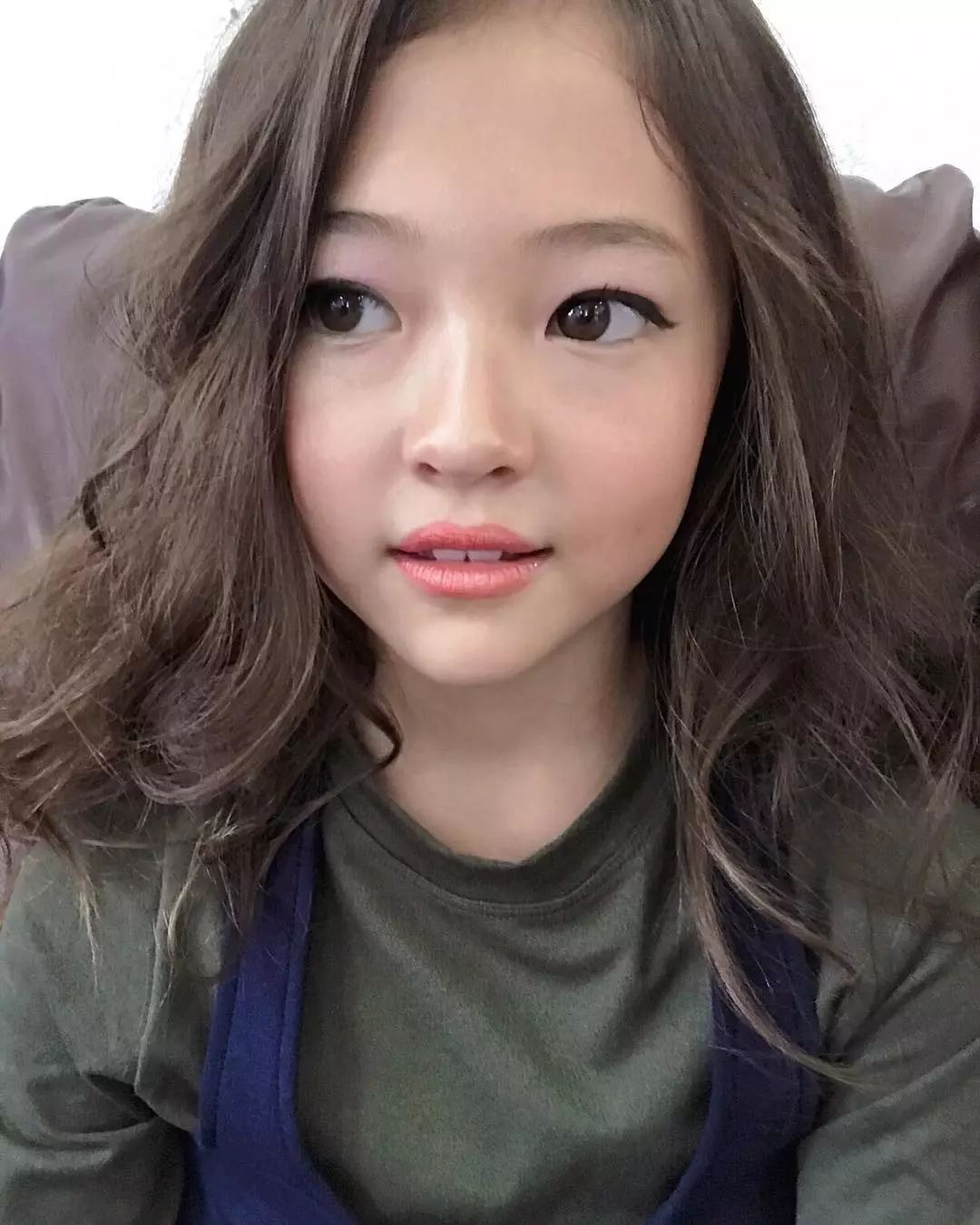 λǣ10ѪСͯռֱСŮɰ
