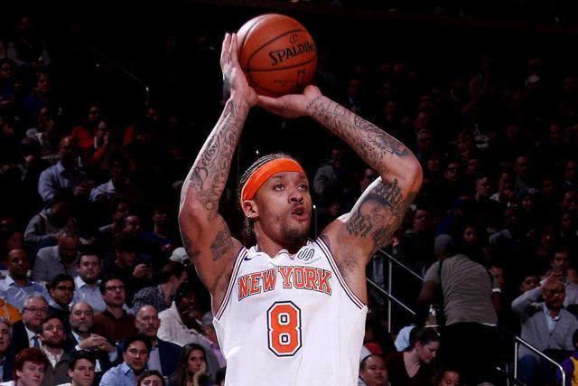 湖人15人敲定,3内线2后卫10锋线,新赛季借鉴火