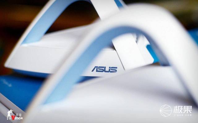 别墅网络无死角,全靠三个“电熨斗”,华硕LyraTrio分布式路由系统体验 别墅网络无死角,全靠三个“电熨斗”,华硕LyraTrio分布式路由系统体验