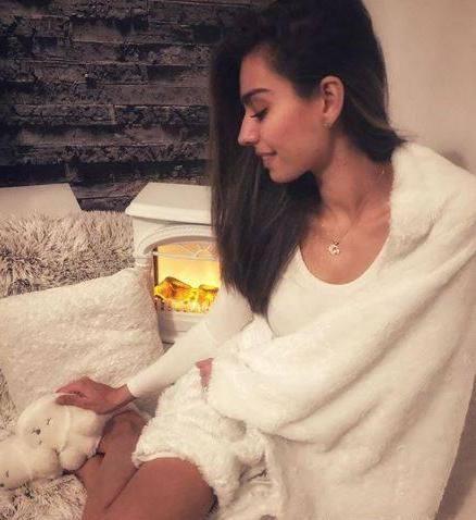 厄齐尔退出国家队!娇艳女友发声力挺:我永远在