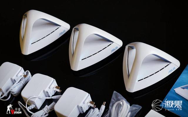 别墅网络无死角,全靠三个“电熨斗”,华硕LyraTrio分布式路由系统体验 别墅网络无死角,全靠三个“电熨斗”,华硕LyraTrio分布式路由系统体验