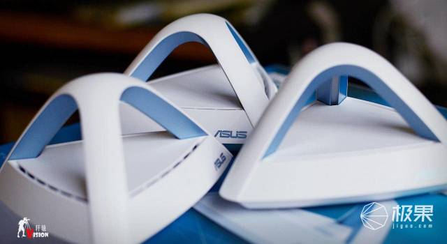 别墅网络无死角,全靠三个“电熨斗”,华硕LyraTrio分布式路由系统体验 别墅网络无死角,全靠三个“电熨斗”,华硕LyraTrio分布式路由系统体验