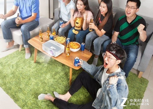 大屏陪你过暑假 三款居家追剧利器推荐