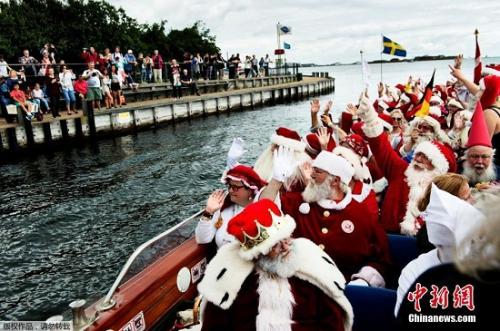 哥本哈根刮起“圣诞风” “圣诞老人”齐聚开大会
