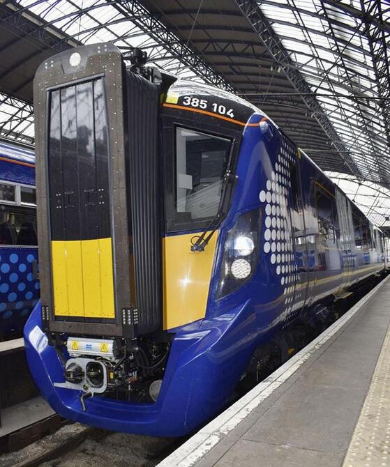 日立新型列车亮相英国 将在苏格兰运行