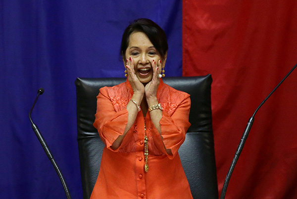 菲律宾众议长闪电换人:百余议员联署,前总统阿