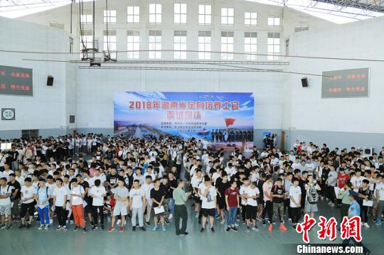 今年全国22所高校在湘招录定向培养士官2340人