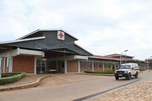 外媒称中国在卢旺达援建医院造福当地：中卢民间交往缩影