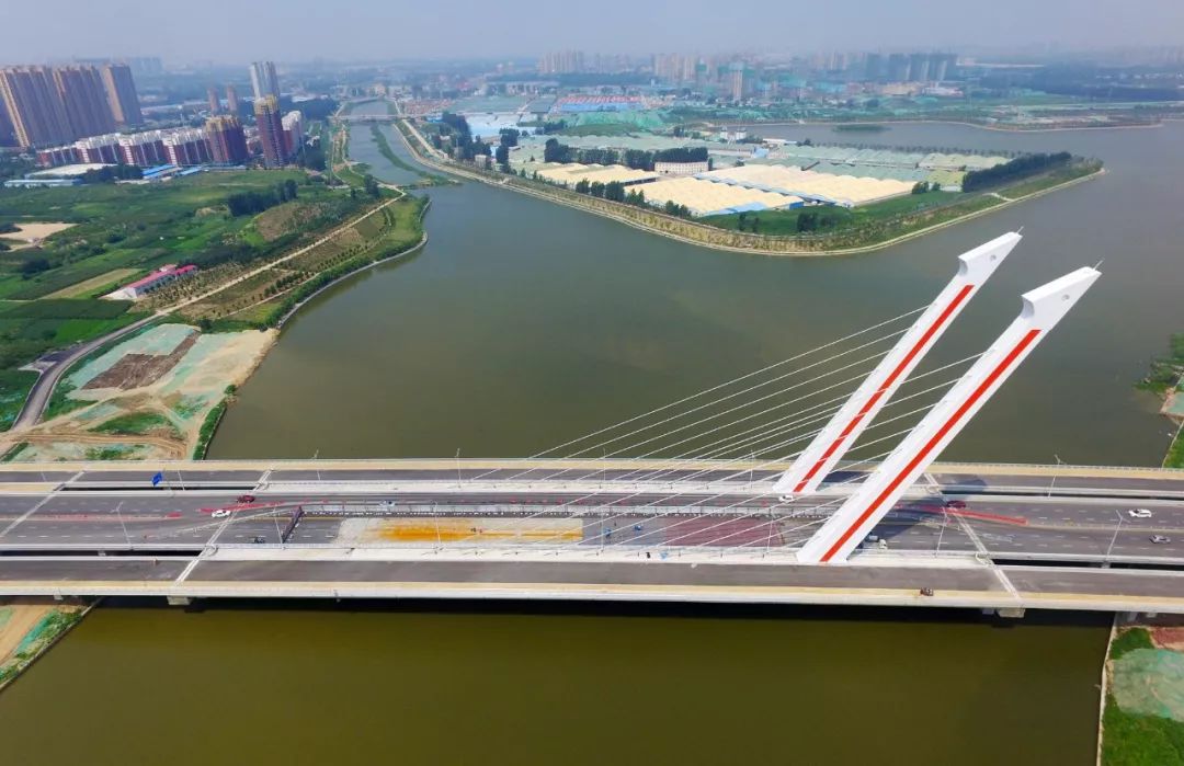 郑州亿元大桥没验收就通车：4个月就大面积破损
