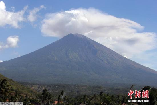 中领馆就印尼巴厘岛火山喷发和海浪预警发旅行安全提醒
