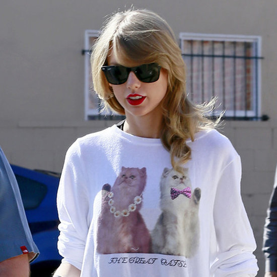 Taylor-Swift-Wearing-Cat-Sweater