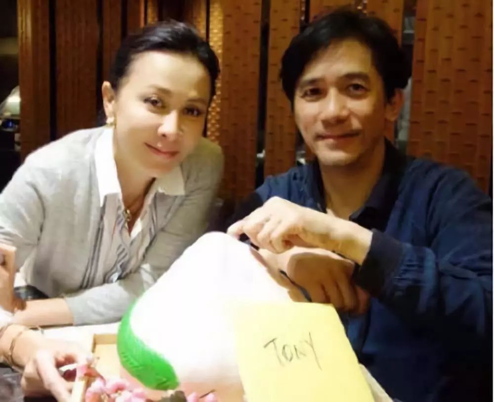 刘嘉玲谈婚后10年:不是每个女人，都能熬到梁朝伟。