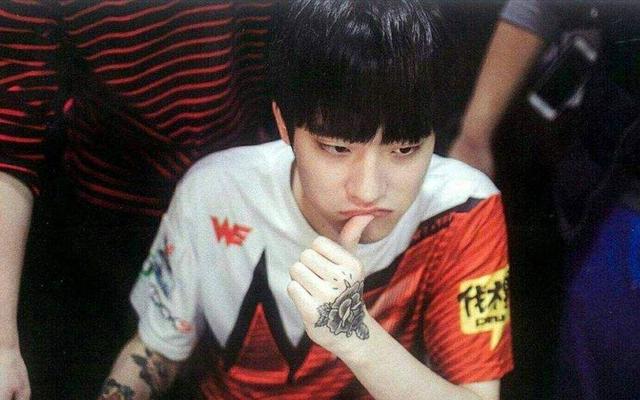 微笑谈论WE近况：大舅子他终于觉醒_esports电子竞技_凤凰网