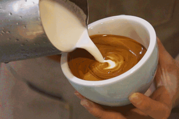 此刻的你, 是不是隔着手机屏幕 也能闻到浓浓的咖啡香?