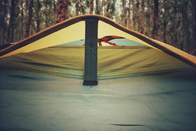 轻便易搭建，带上家人去露营，黑鹿户外露营帐篷体验