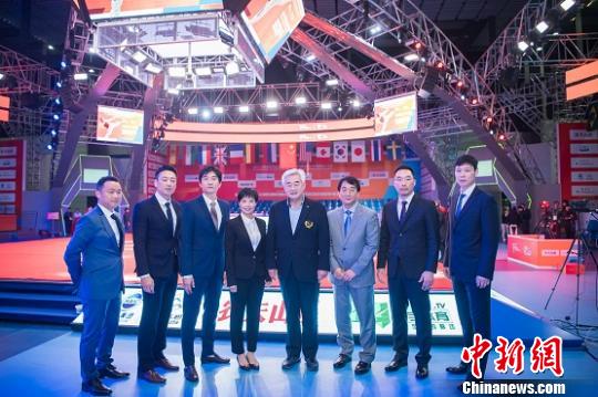 赵正源(右四)与中国教练组合影(资料图) 世界跆拳道无锡中心提供
