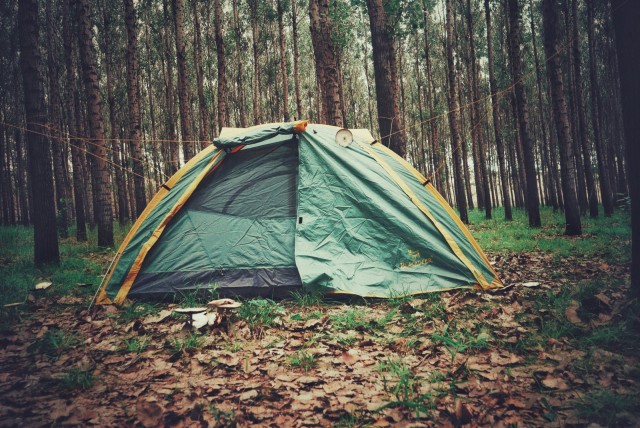 轻便易搭建，带上家人去露营，黑鹿户外露营帐篷体验