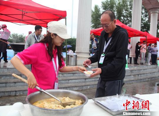内蒙古大兴安岭森林旅游美食节在牙克石开幕