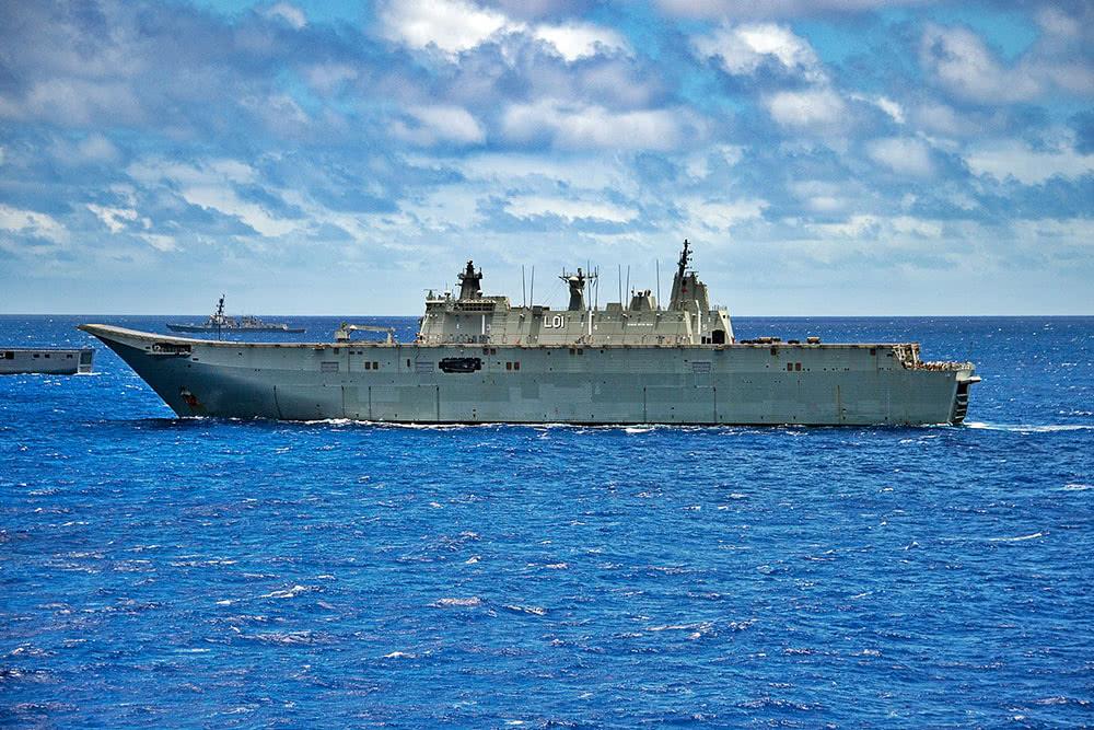 环太平洋联合军演 各国海军组成编队拍摄宣传