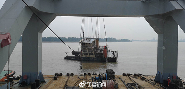 被撞沉15日后，吴淞口沉船事故10名失踪者均确认遇难