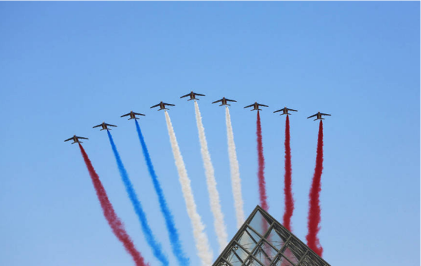 法国阅兵出现太阳旗，韩国媒体怒了！仔细一看发现真相