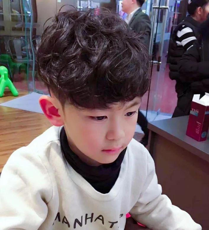 “小帅哥”发型