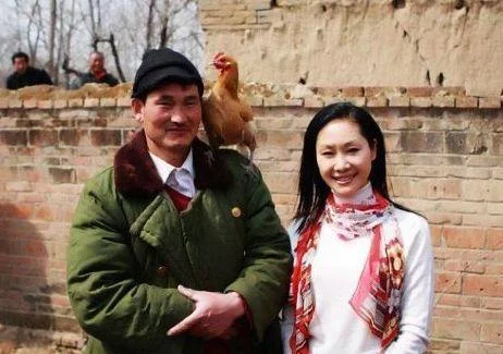 范冰冰和洪金宝的绯闻一朱之文准儿媳超惊艳网友直呼很有气质大衣哥该