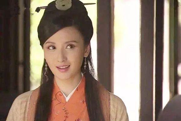 《沙海》不止有兄弟情,里面的女人太会穿衣服