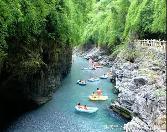 火辣8月,重庆电视台《我要去漂流》栏目组带你走进水银河漂流!