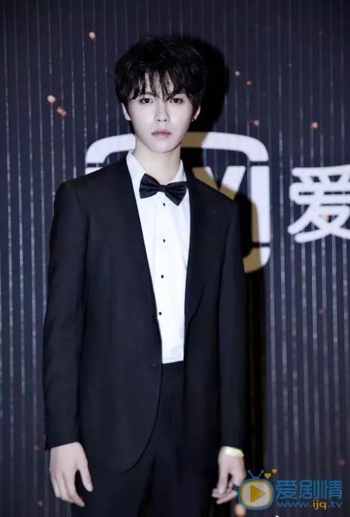 《沙海》不止有兄弟情,里面的女人太会穿衣服