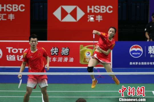 黄雅琼表示，希望世界冠军的搭档郑思维能带着自己获得世锦赛的好成绩。官方供图