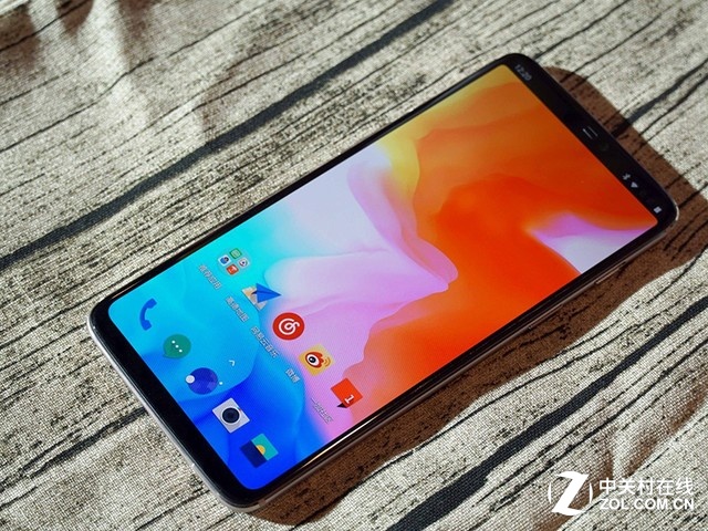 想换手机看完这篇就有数 8月最值得买的就这四