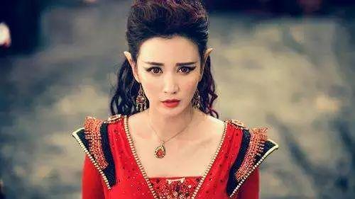 《沙海》不止有兄弟情,里面的女人太会穿衣服