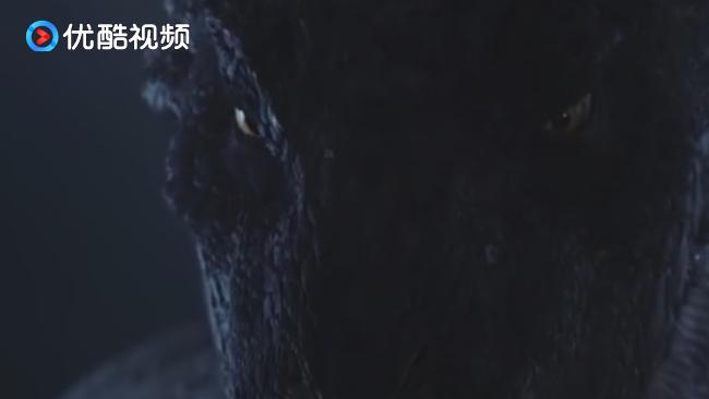 梦境交织，被巨蛇缠绕的左脚与父爱的温暖——一场关于恐惧与依赖的解梦之旅