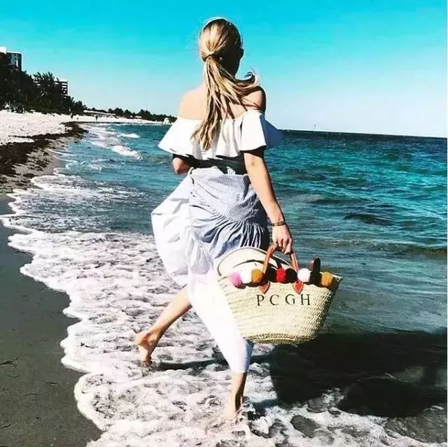 夏季出去玩,怎么穿才能跟美丽的风景更搭?