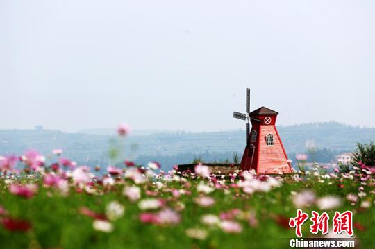 近年来,襄垣县为破解资源型经济发展难题,培育发展新动能,以文化、旅游为基础结合生态文明建设,积极探索多元化发展模式,深化经济转型。 连烽 摄 近年来,襄垣县为破解资源型经济发展难题,培育发展新动能,以文化、旅游为基础结合生态文明建设,积极探索多元化发展模式,深化经济转型。 连烽 摄