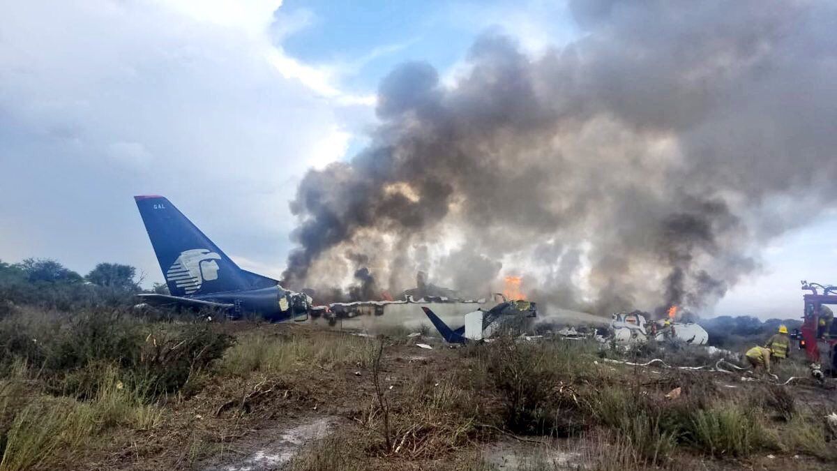 原因出炉！外媒：墨西哥坠毁客机离开跑道时受阵风袭击
