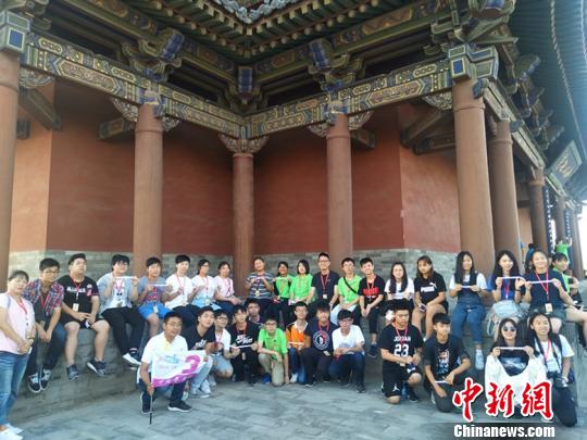 此次活动意在为培育和拓展青少年游学市场,扩大内地与港澳地区青少年友好交流,增强港澳青少年对中华文化的认同感。 刘小红 摄 此次活动意在为培育和拓展青少年游学市场,扩大内地与港澳地区青少年友好交流,增强港澳青少年对中华文化的认同感。 刘小红 摄