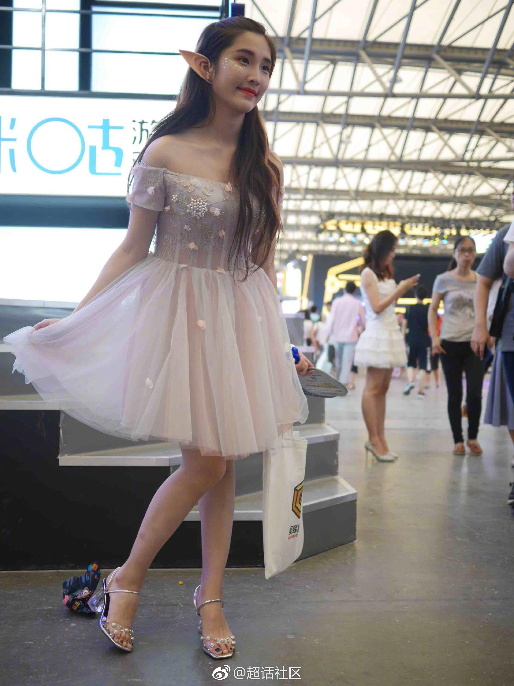 2018ChinaJoy今日开幕,showgirl小姐姐集邮大作战你参与了吗?