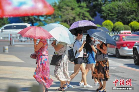 北京开启闷热模式 高温黄色预警将持续生效超6天
