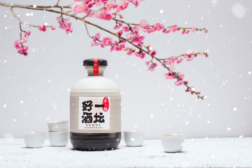 10万瓶金六福·一坛好酒,军人免费领!