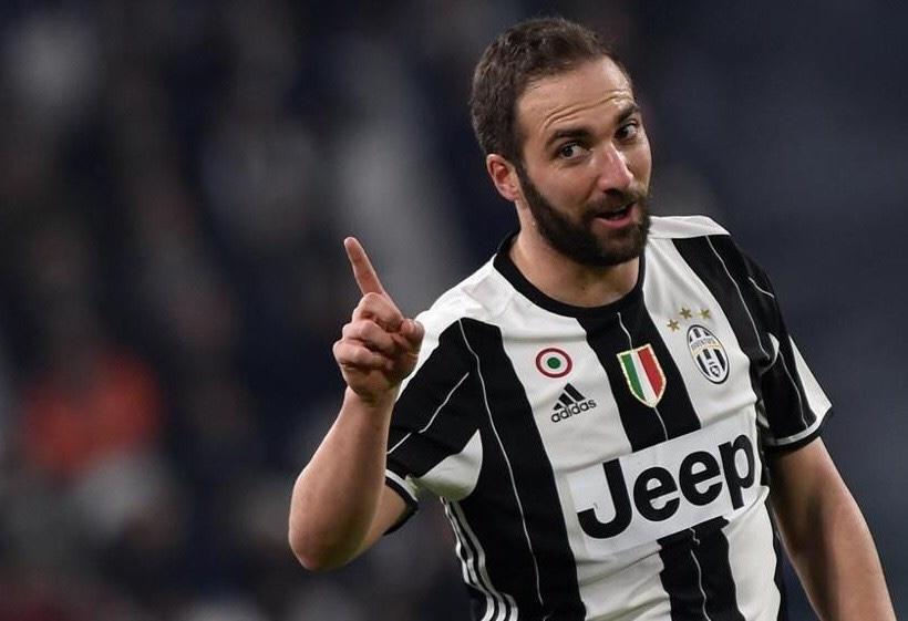 伊瓜因转会米兰,竟然不是给C罗腾位置