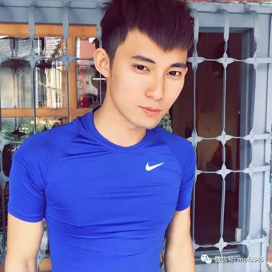 花都头帅哥,校子弹喜欢这样发型的图片!大发型男生烫发适合脸短发2015女图片