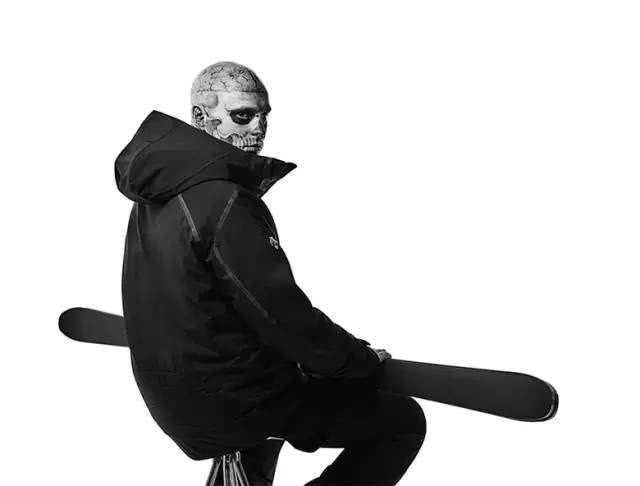 壁纸 僵尸男孩Rick Genest自杀,年仅32岁