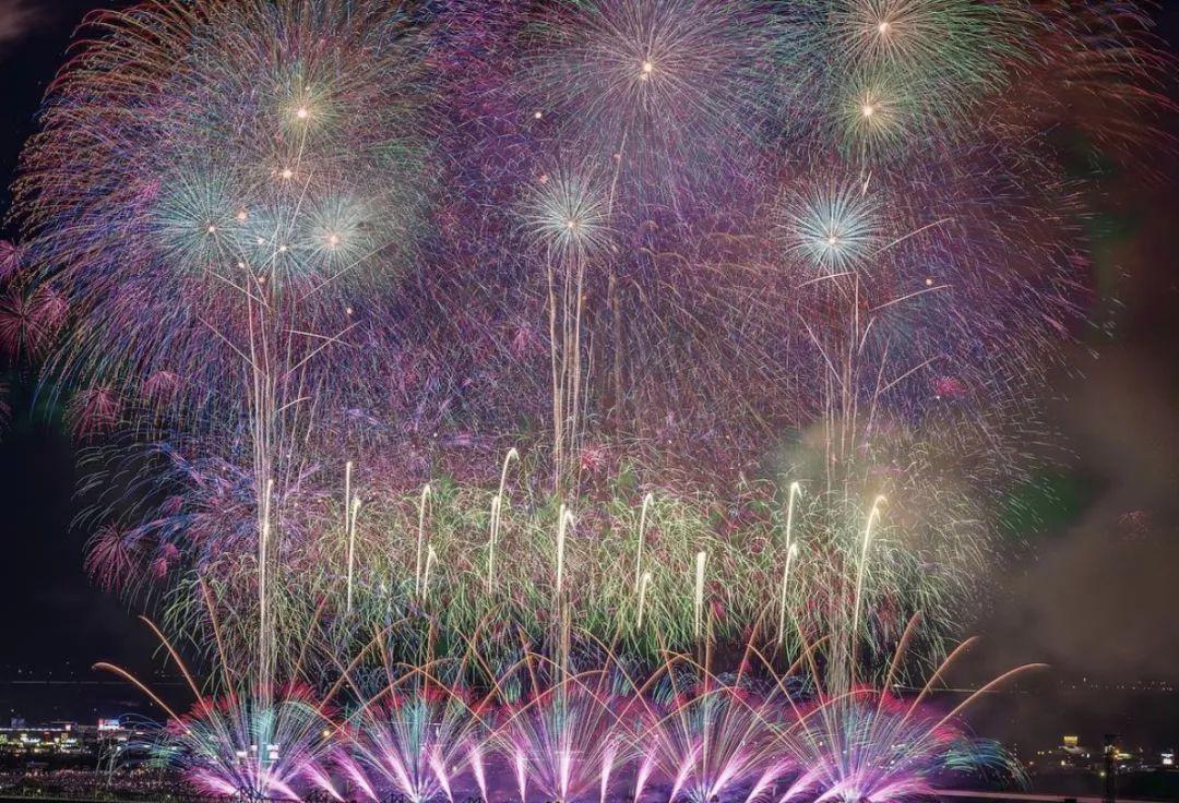 刷爆ins的日本长冈花火大会简直太太太太太好